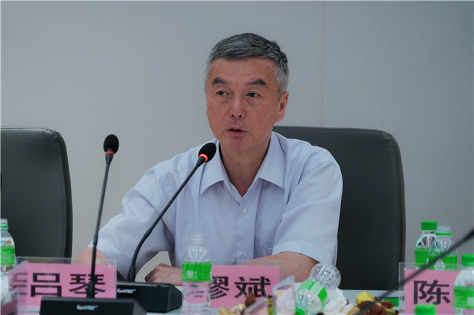 中国建筑卫生陶瓷协会会长缪斌发言.jpg